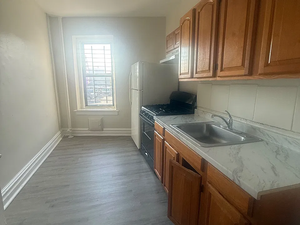 160 Ellis Ave #101L