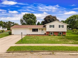 1311 Concord Cir SE, New Philadelphia, OH