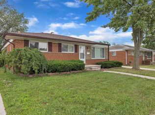 24576 Roxana Ave, Eastpointe, MI 48021