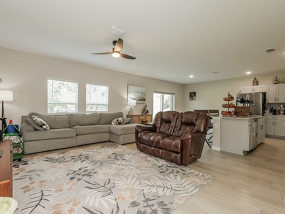 5th image of 5548 Summer Sunset Dr