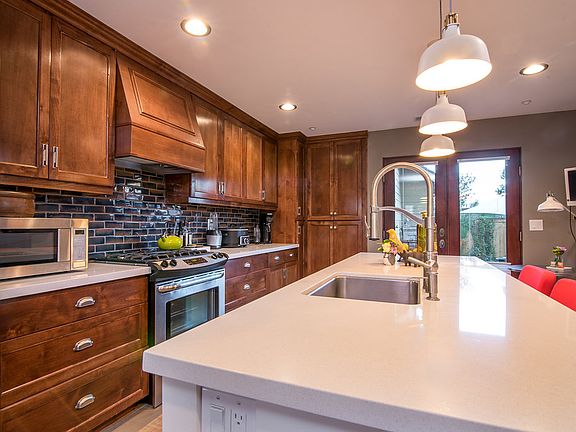 2nd image of 3422 Collier Ave