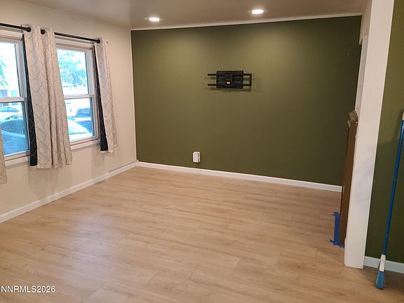 3rd image of 45 Sutton Way