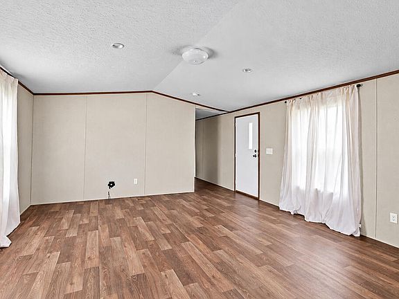 5th image of 618 W Grumling Rd