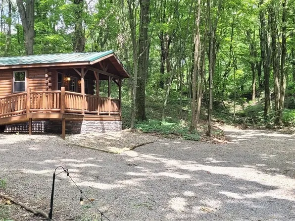 4343 Oak Ridge Rd NW, New Philadelphia, OH 44681