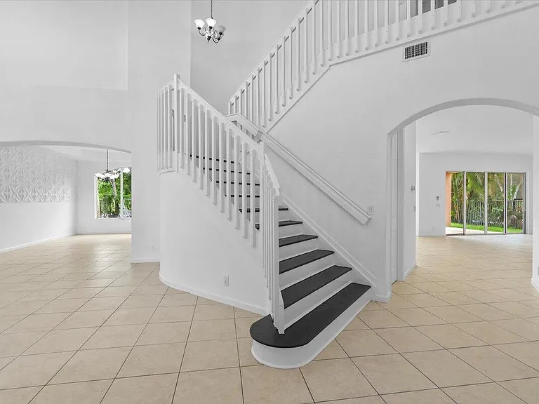1831 Waldorf Dr — Photo 9
