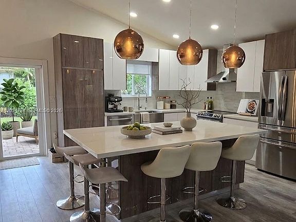 3rd image of 2908 N 36th Ave