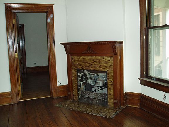 3rd image of 481 Dayton Ave APT A