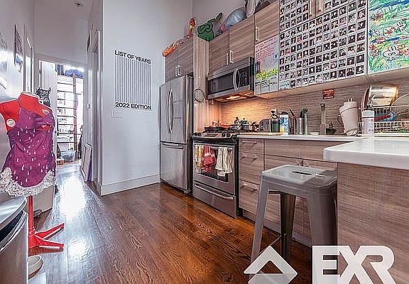 2nd image of 177 Wyckoff Ave APT 3L
