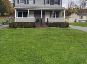 130 Mill St, Lee, MA