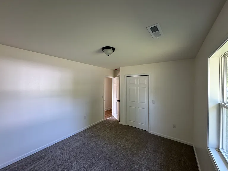 124 S Chestnut St — Photo 8