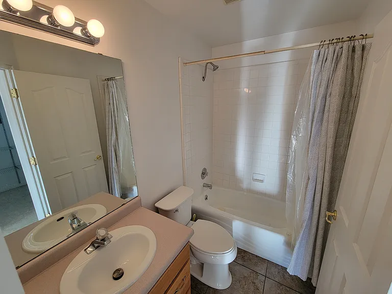 434 E Penney Ave — Photo 12