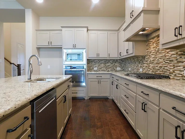 1704 Serra Dr — Photo 11