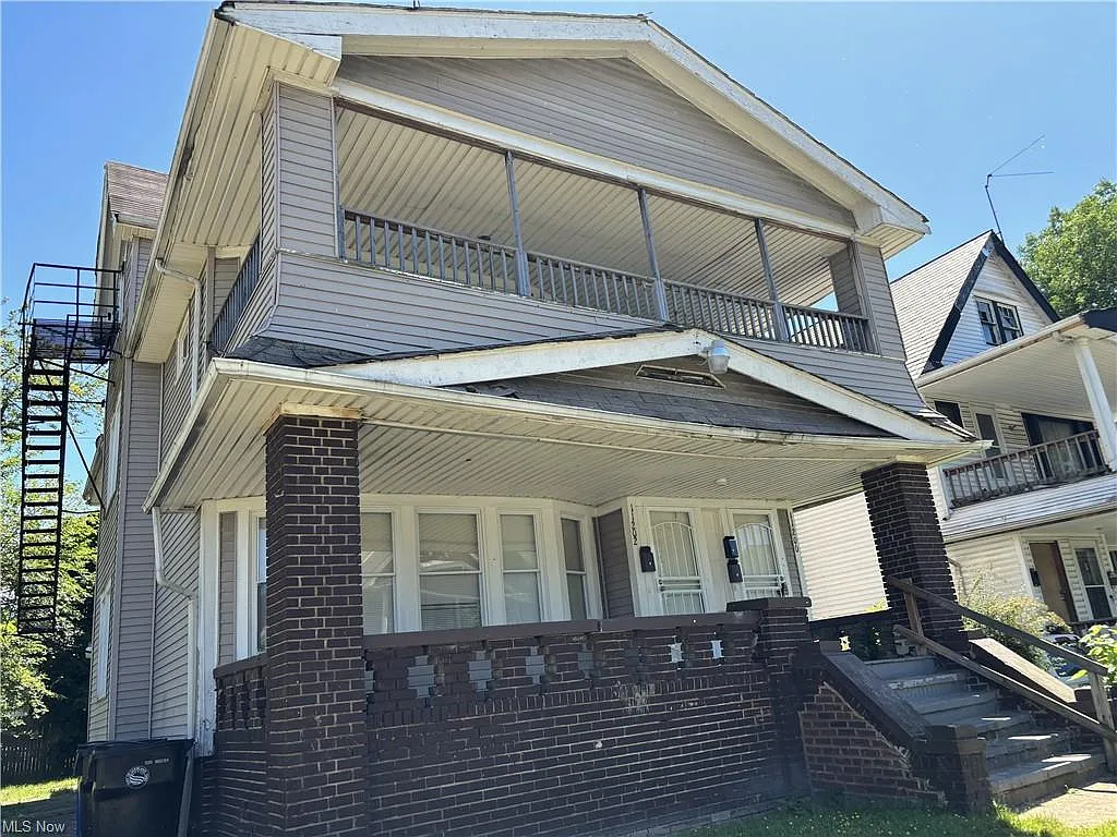 11202 Earle Ave — Photo 3