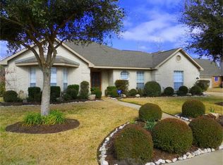 511 Pine Bluff Dr, Friendswood, TX 77546