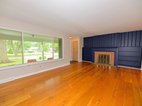4th image of 7943 Mitchell Farm Ln