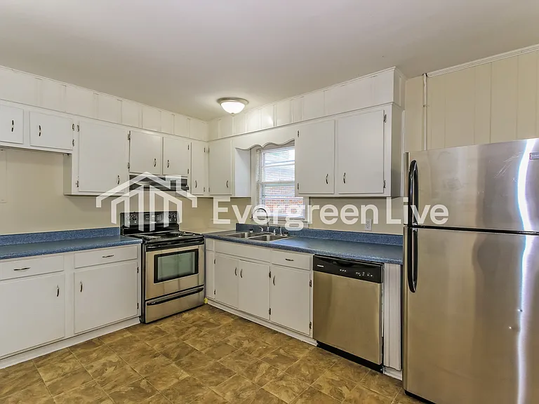 1919 Williams Dr — Photo 6