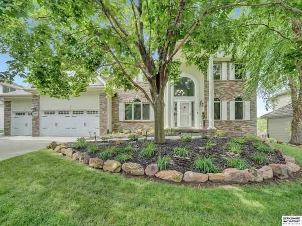 17855 Harney St, Omaha, NE 68118