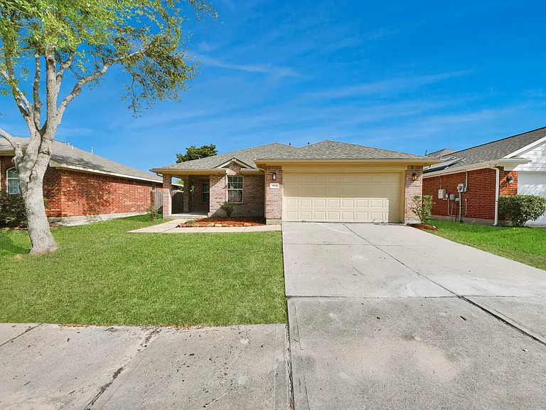 1818 Fergus Park Ct — Photo 3