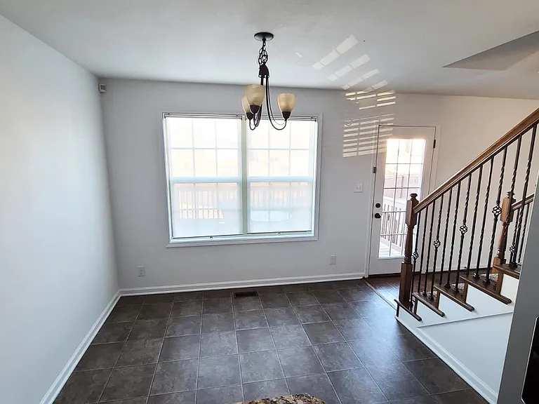 982 Dwight Eisenhower Way — Photo 8