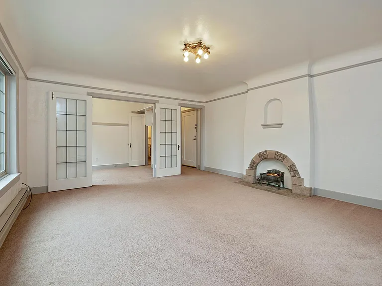 Victor Apartments — Photo 2