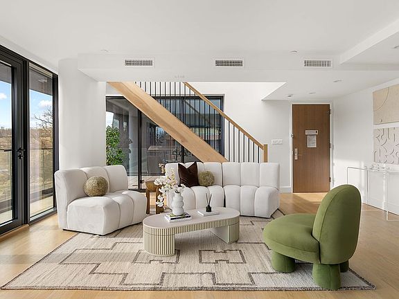 4th image of 814 5th Ave Unit Ph4a