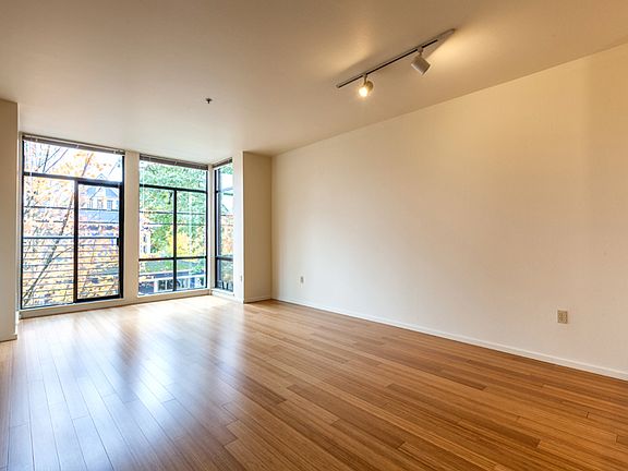 3rd image of 2315 NW Overton St #B6ccfc2f9
