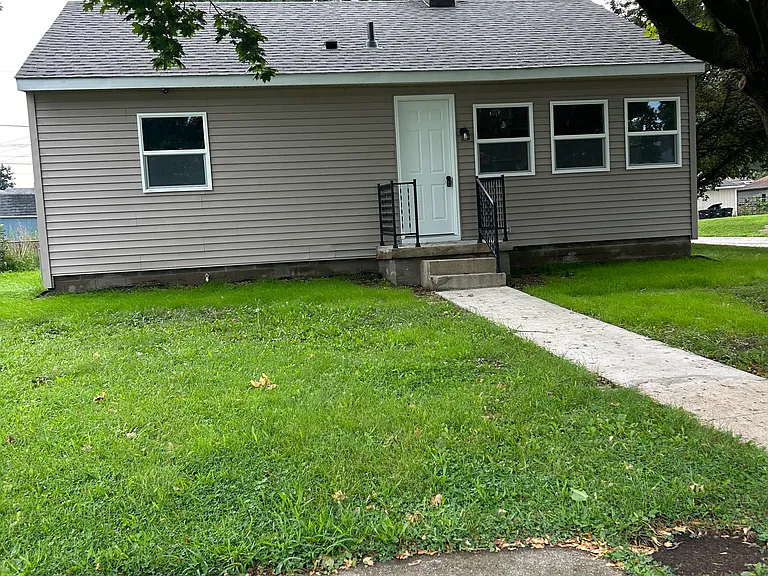 819 S 19th St — Photo 2