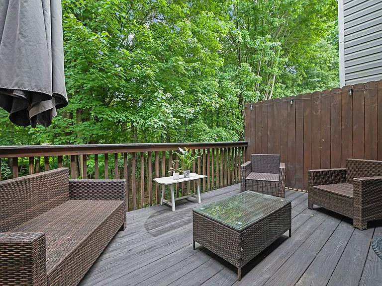 541 Lantern Wood Dr — Photo 13