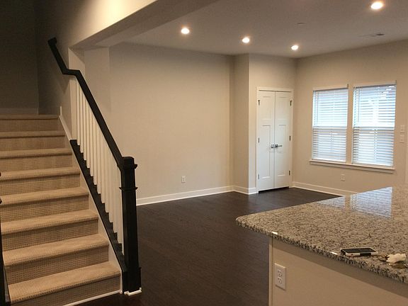 5th image of 1013 Belamy Ln