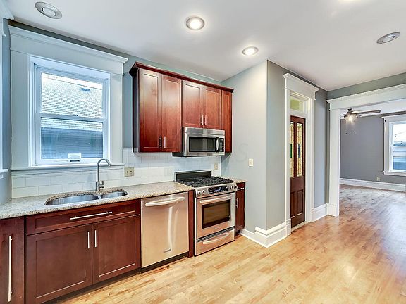 2nd image of 139 W 1st Ave