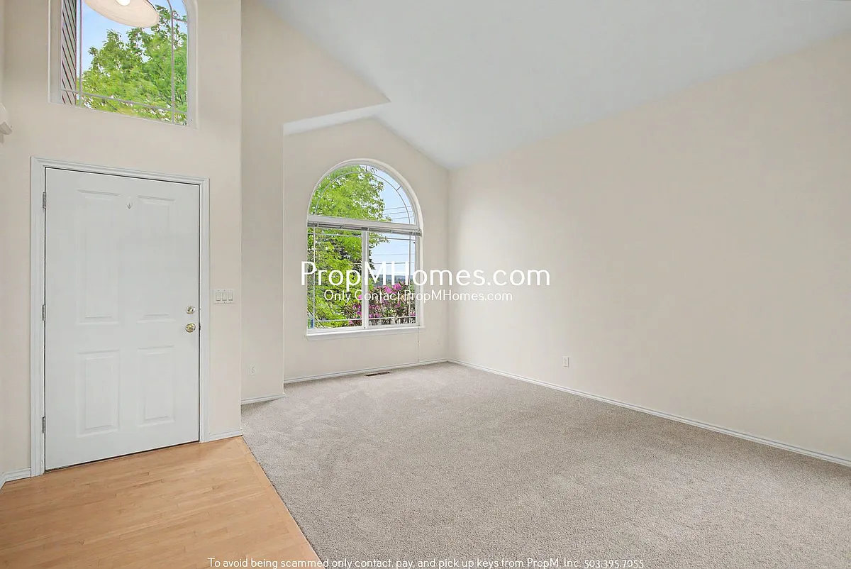 Building Photo - 15361 SW 122nd Ave