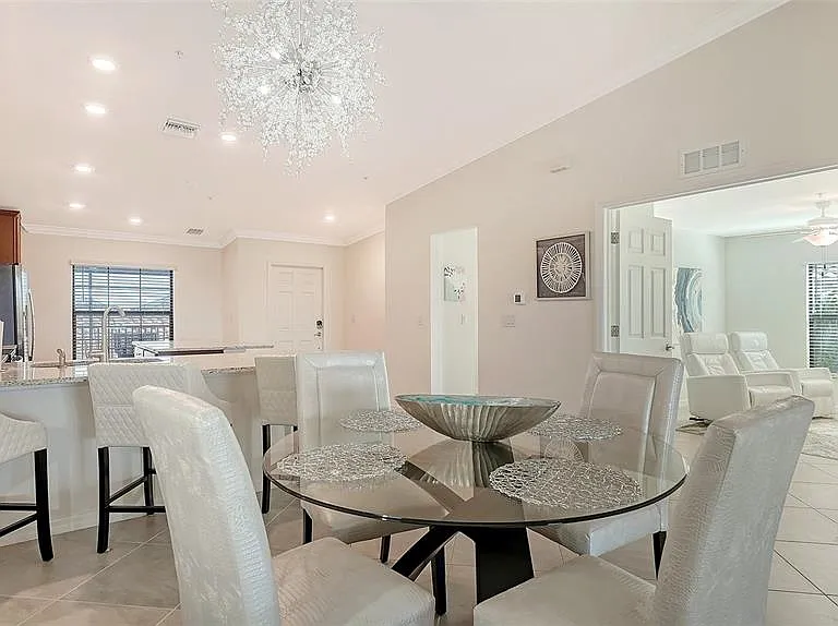 5710 Palmer Cir #201 — Photo 18