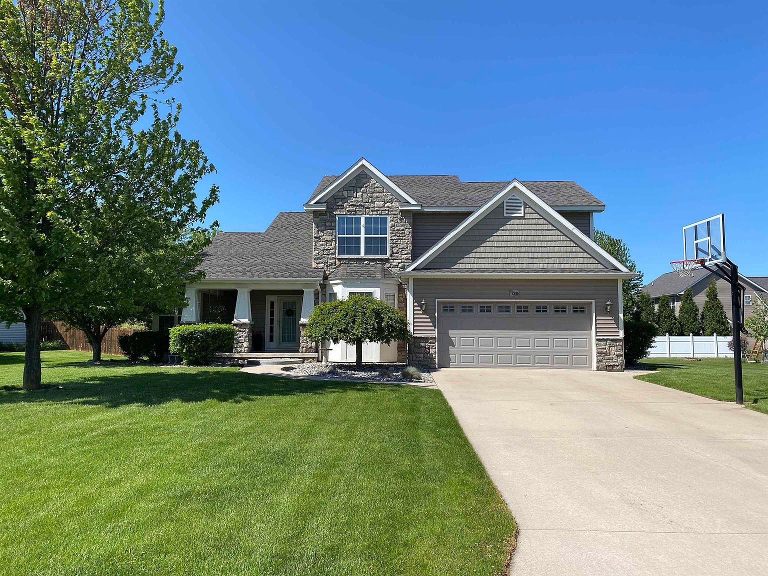 2211 Neithammer Dr, Bay City, MI 48706 | MLS #50110177 | Zillow