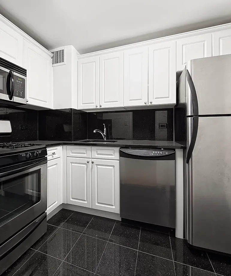 305 East 86th Street — Photo 3
