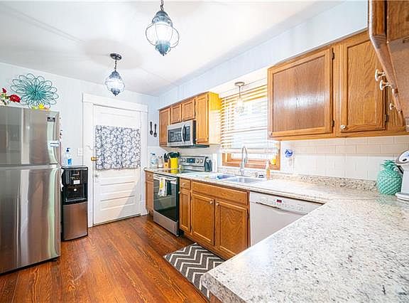 3rd image of 2730 Renick St