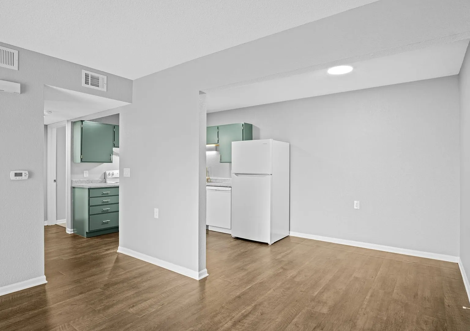 Callaway Villa Apartments — Photo 2