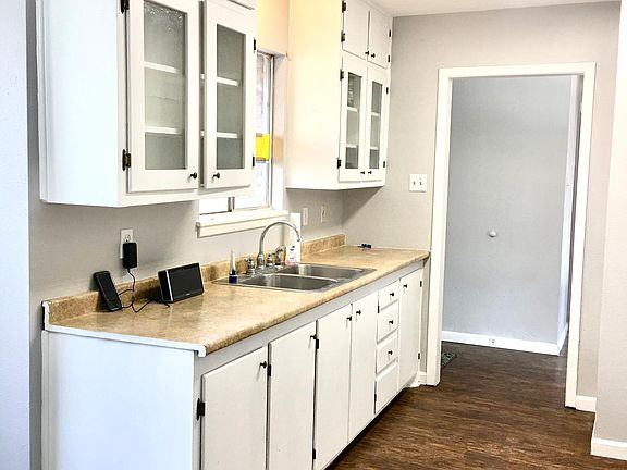 4th image of 4209 Wayside Ave