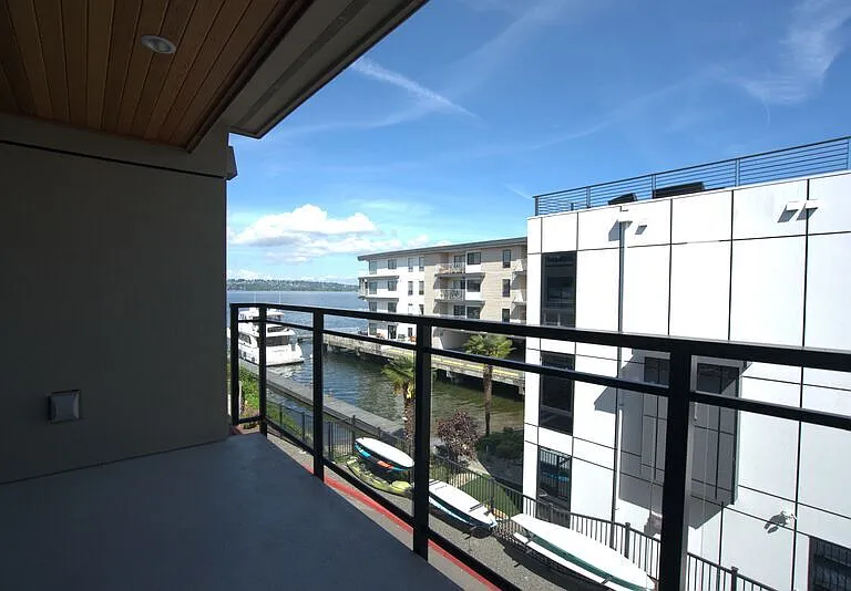 6401 Lake Washington Blvd NE #303 — Photo 10