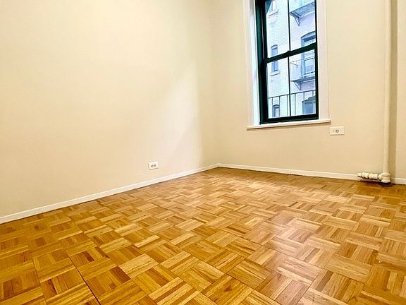 5th image of 512 E 79th St APT 4G