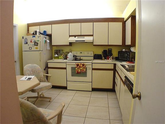 2nd image of 304 Hollywood Ct S