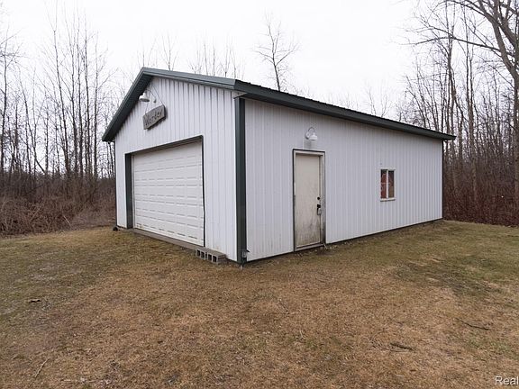 3rd image of 5630 Custer Rd