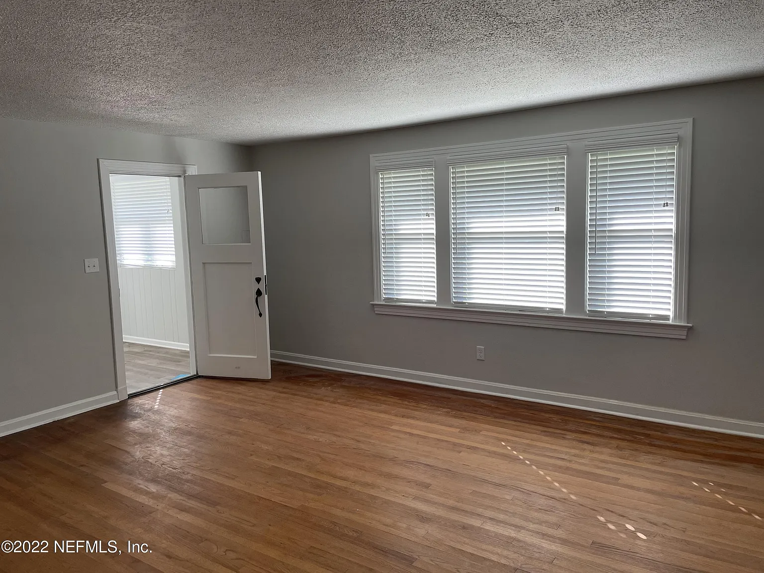 2 bed, 1.5 bath, 1260 sqft, $2,025 — Photo 4