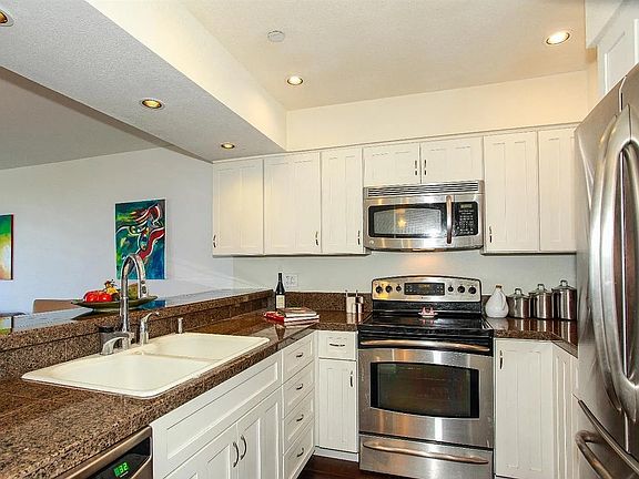 4th image of 401 Crescent Ct #2A