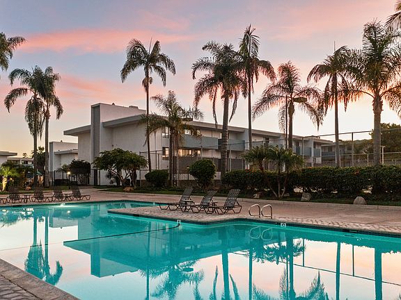 Experience ideal San Diego living when you live at Bay Apartments.