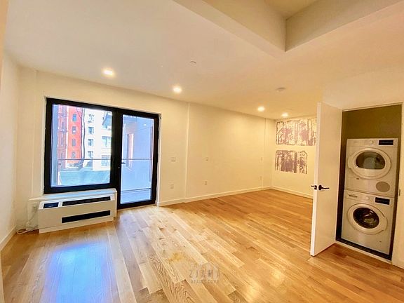 3rd image of 25 E 19th St #33