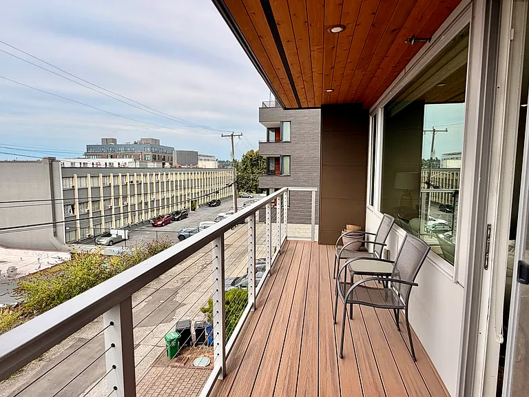 2351 Franklin Ave E #202 — Photo 11