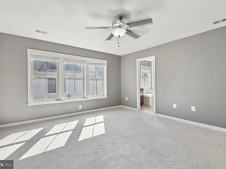3439 Kemper Rd — Photo 18