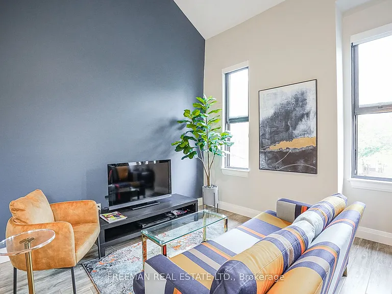 50 Russell St #2 — Photo 5