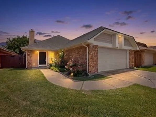 1157 Meadow Park Ln, Grand Prairie, TX 75052