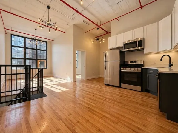 248 McKibbin St #1U, Brooklyn, NY 11206